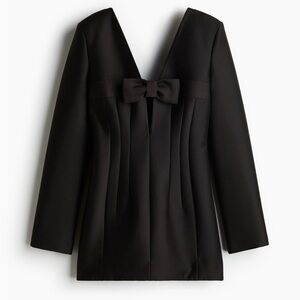 H&M. Sz XXL. Tapered waist mini dress with bow.  NWT